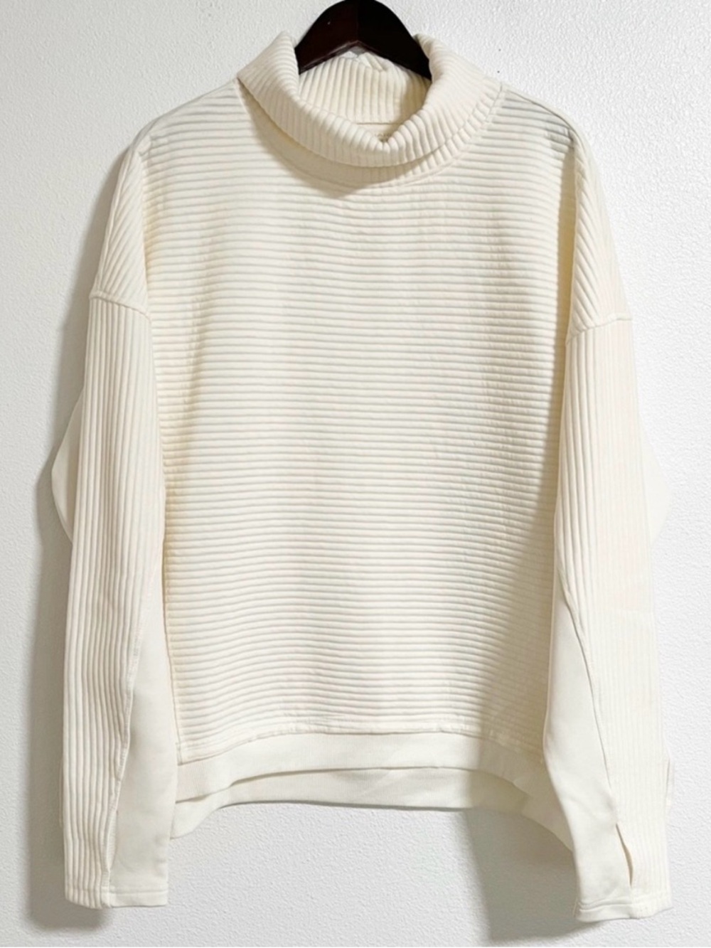 Tahari Sport Ribbed Pullover Sweatshirt